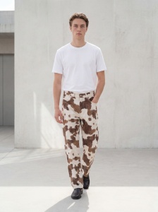 Blugi straight fit cu imprimeu Cow Print