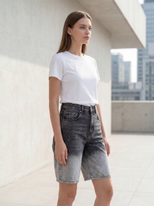 Pantaloni scurți din denim cu efect degrade și aplicații strălucitoare - Img 3