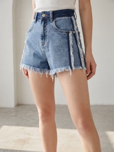 Pantaloni scurți din denim cu franjuri laterale