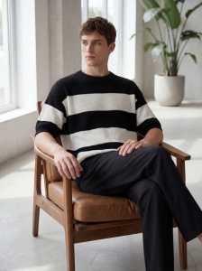 Tricou tricotat oversized în dungi alb-negru - Img 4