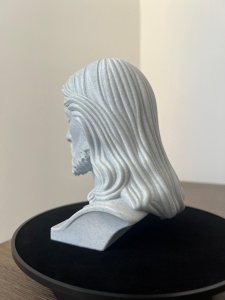 Detaliu față bust Iisus Hristos finisaj marmură