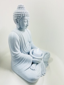 Buddha statuetă cu LED aprins, lumină caldă ambient