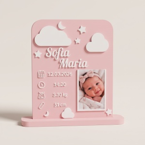Placuta personalizata roz Bun Venit pe Lume fotografiata din unghi lateral pe fundal alb, stil studio