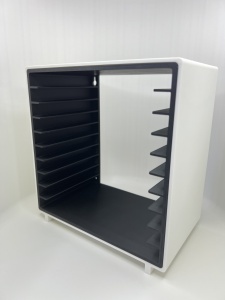 Cabinet jocuri PS4 PS5 Xbox montat pe perete, găuri de montare vizibile, exterior alb mat, interior negru