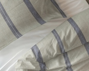 Set lenjerie de pat din bumbac 100%, 200 x 220 cm, set cu 2 fețe de pernă 60 x 70 cm, antiacarieni, antialergică, respirabilă, închidere cu capse, bej - Img 3
