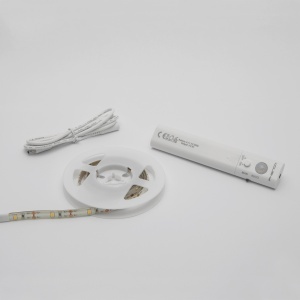 Bandă LED cu senzor de mișcare, cu baterii - 100cm