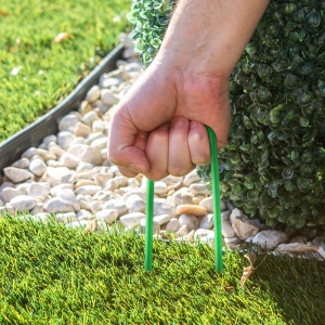 Ticălos înjunghiat pentru iarbă artificială - metal - verde - 3 x 15 cm - 10 bucăți / pachet - Img 2