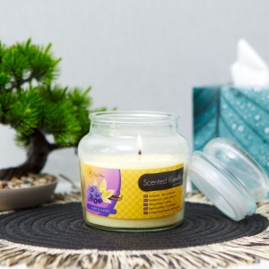 Lumanare parfumata - cu capac - violeta & vanilie - 310 g