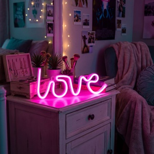 Lampă cu neon LED - "Love" roz - 3 x AA + USB - 34 x 1.6 x 12,5 cm