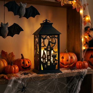 Lampion Halloween cu efect pâlpâitor - castel - cu baterii - negru - 30 x 14 cm