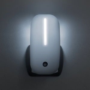 Lumină de veghe - cu senzor de lumină - 240 V - alb
