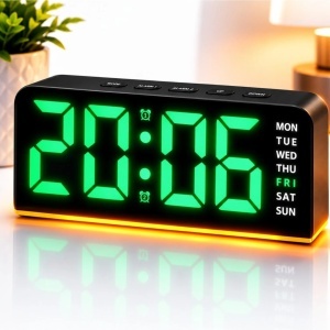 Ceas Digital LED 17×5×7.5cm, Afișaj LED Mare, Alarmă cu Funcție Amânare, Calendar și Ziua Săptămânii, Alimentare prin Adaptor USB sau Baterii