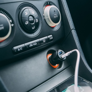 Adaptor încărcător auto USB pentru brichetă - cu 2 porturi USB, 2,4 A - Negru