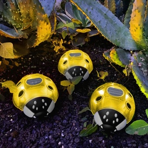 Buburuză solară - galben - 14,5 x 12 x 6 cm - 6 LED-uri alb cald