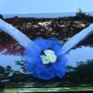 Decor masina pentru nunta cu pampon din tulle si bujori - Albastru - Img 2