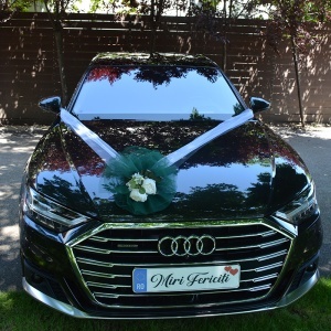 Decor masina pentru nunta cu pampon din tulle si bujori - Verde