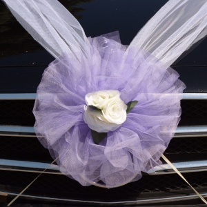 Decor masina pentru nunta cu pampon din tulle si flori din spuma - Lila - Img 2