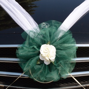 Decor masina pentru nunta cu pampon din tulle si flori din spuma - Verde - Img 2