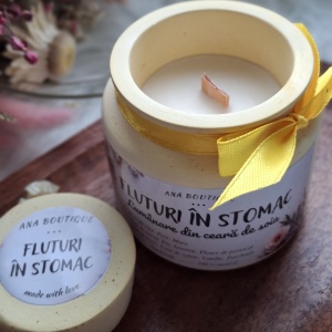 Lumânări parfumate în recipient de ceramică - Colecția ,,Arome de Iubire,, -"FLUTURI ÎN STOMAC"