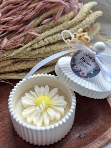 Mărturie nuntă lumânare parfumată în vas de ceramică alb cu capac - Img 3