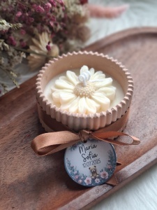 Mărturii botez – lumânări parfumate în recipient ceramic -bej - Img 3