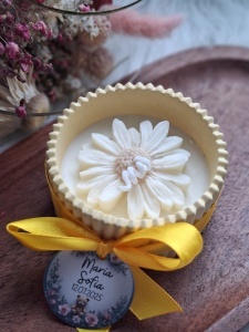 Mărturii botez – lumânări parfumate în recipient ceramic -galben - Img 5