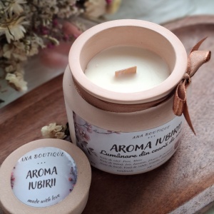 Lumânări parfumate în recipient de ceramică - Colecția ,,Arome de Iubire,, -"AROMA IUBIRII"