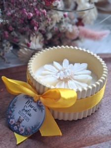 Mărturii botez – lumânări parfumate în recipient ceramic -galben - Img 3
