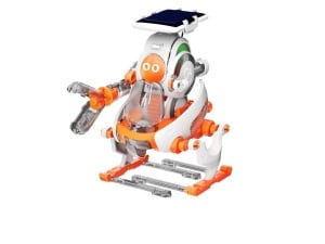 Robot solar umblator construit din kit