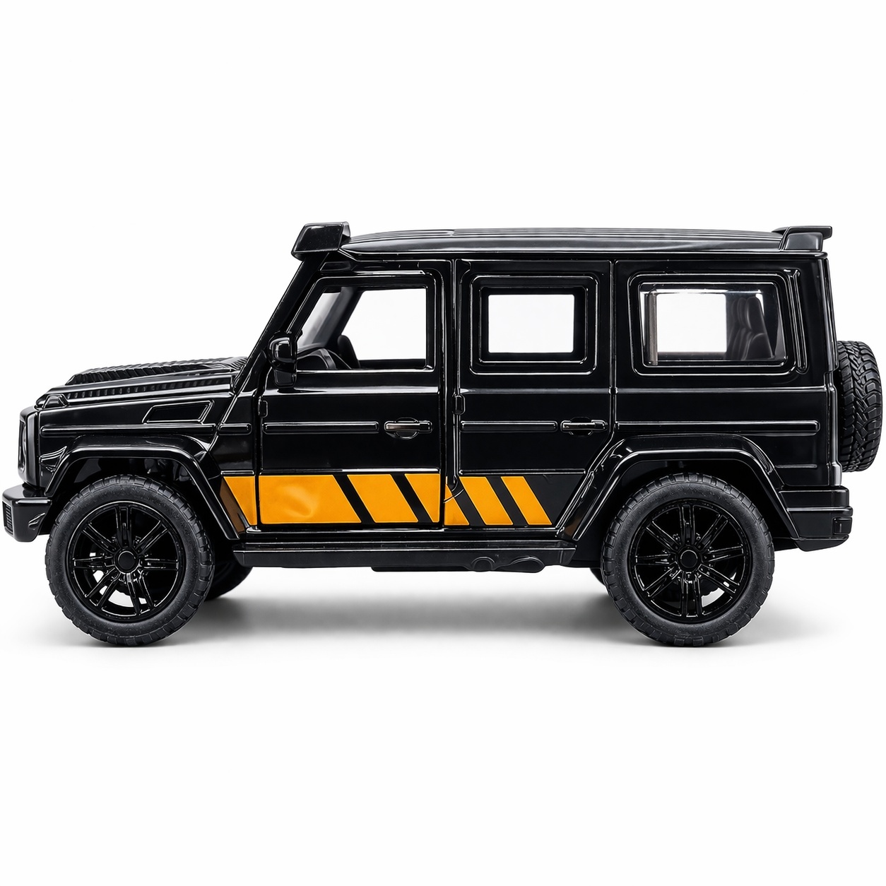 Macheta masina off road neagra 1:24 metal die cast, usi functionale, 15.5 x 7 cm