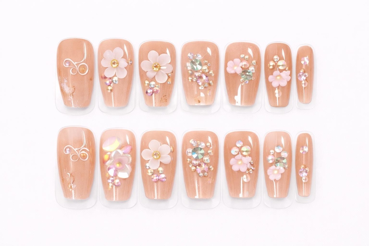 Set 12 perechi unghii false tip Press-On cu decor flori si cristale 3