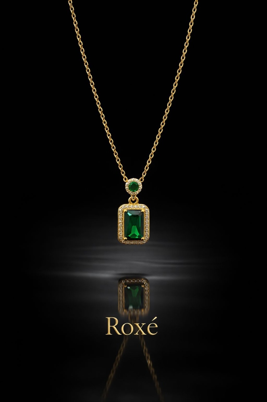 Colier Roxé Auriu cu Pandantiv Verde si cristale, Elegant, Reglabil 40 cm