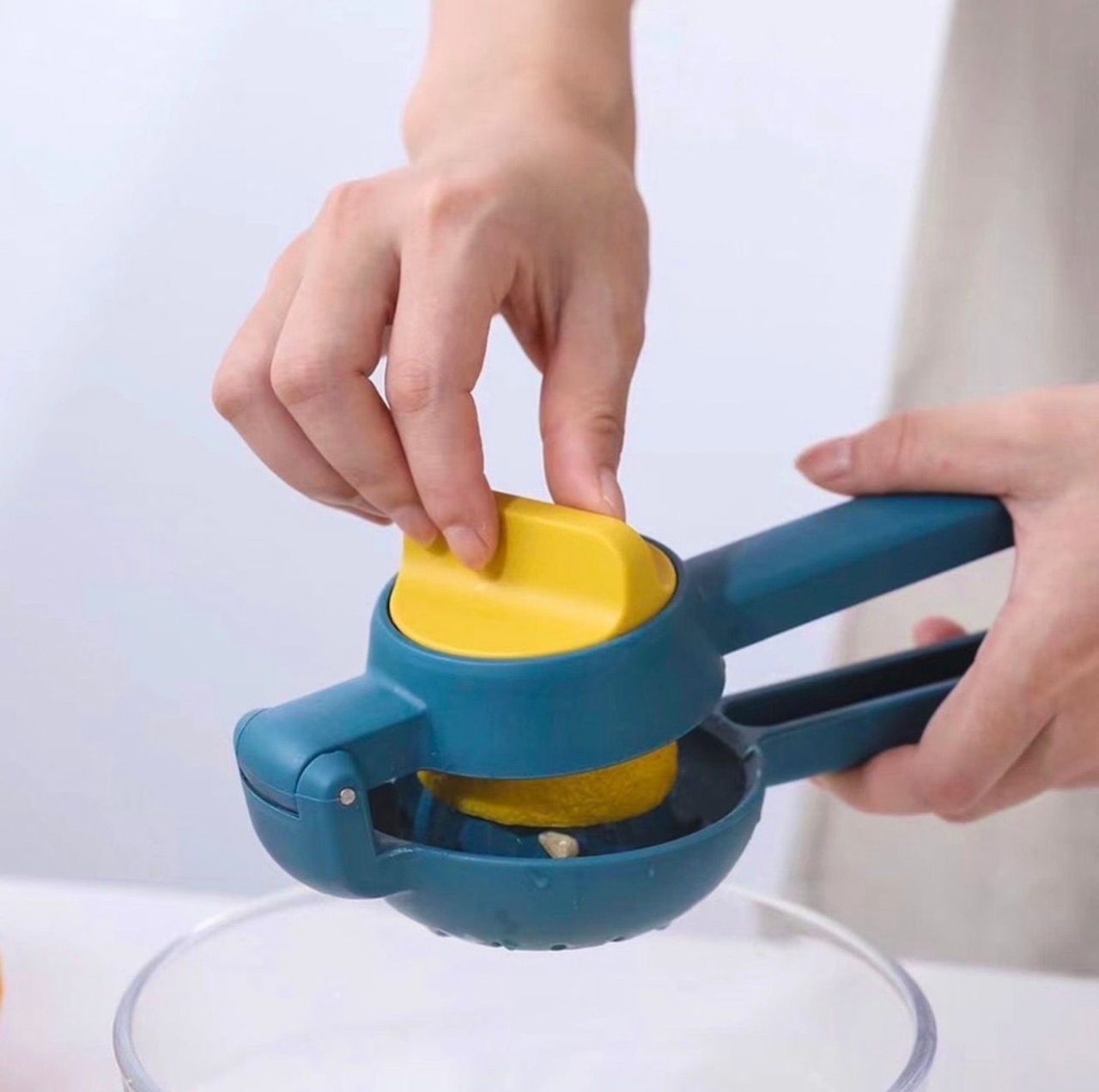 Presă Citrice Duală din Plastic, Ușor de Folosit, Culoare Albastru și Galben 4