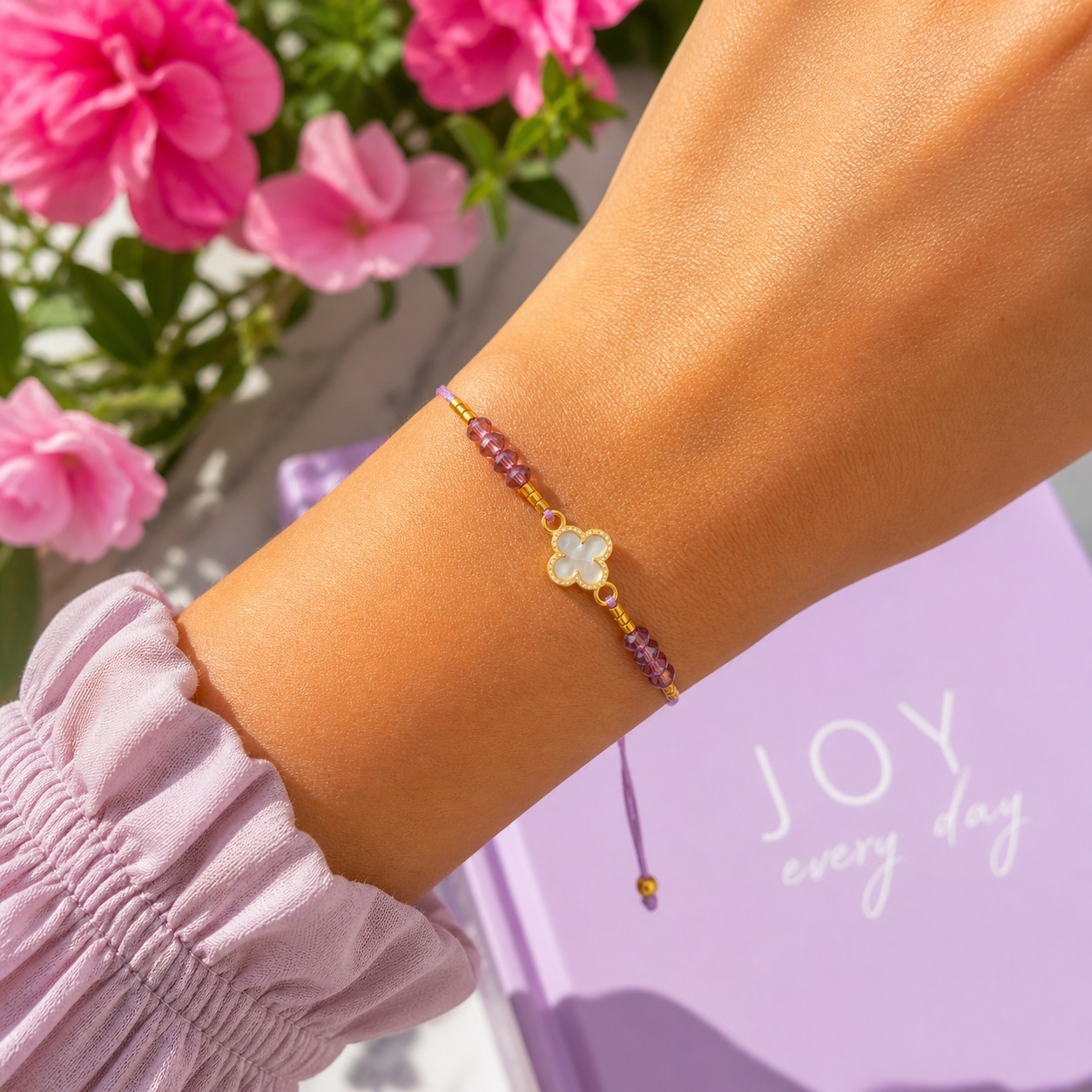 Set 12 Brățări Reglabile cu Pandantiv Trifoi – Mărgele Colorate, Accesorii Elegante 3
