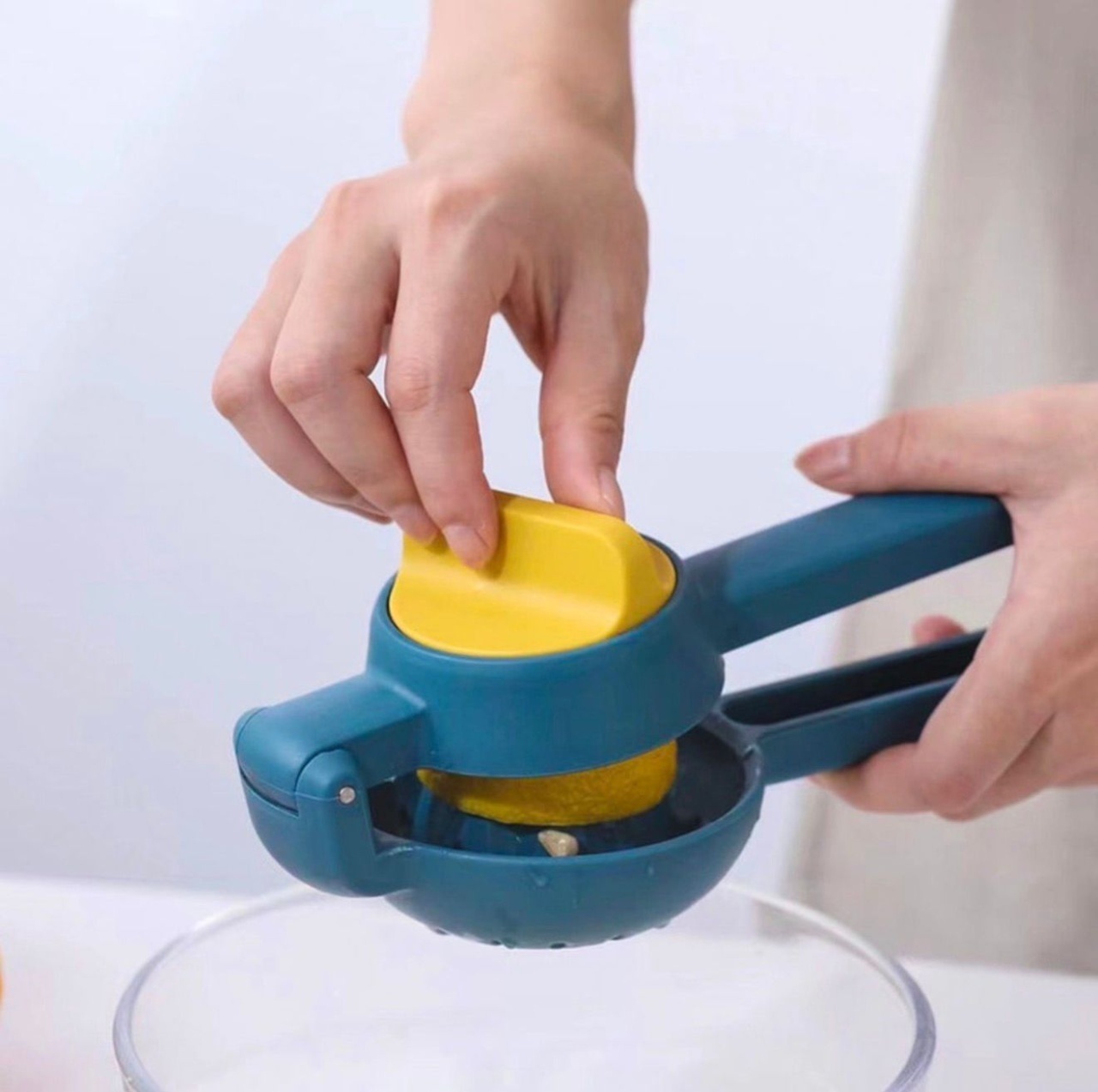 Presă Citrice Duală din Plastic, Ușor de Folosit, Culoare Albastru și Galben 2
