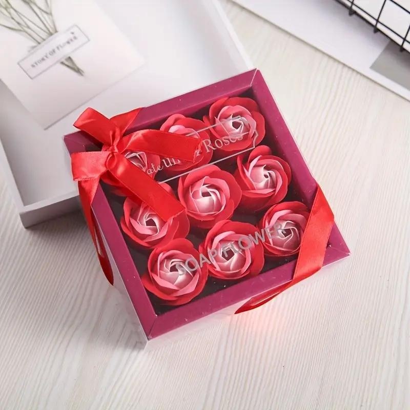 Aranjament trandafiri din sapun rosu si roz in cutie eleganta cu capac transparent 2