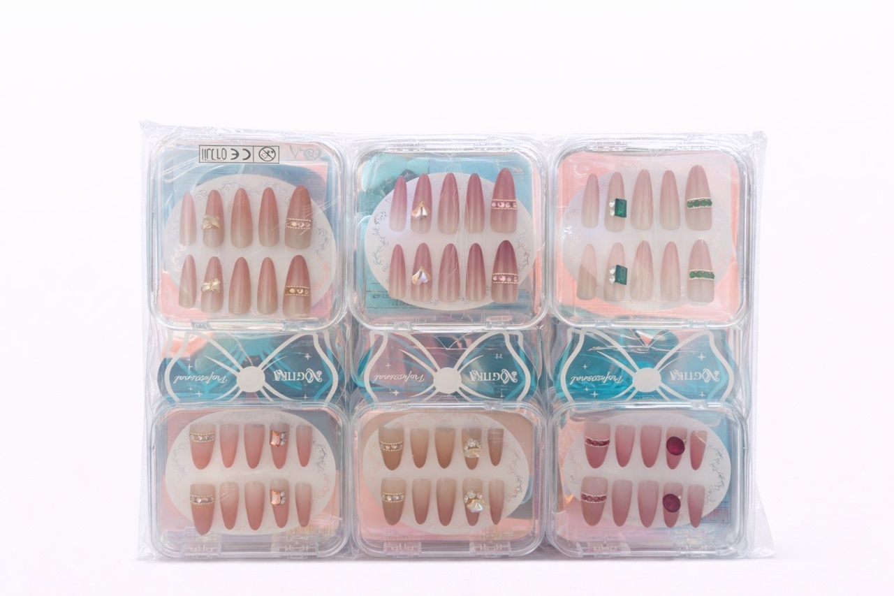 Set 12 perechi unghii false reutilizabile, 6 modele diferite, culori si design variat 3
