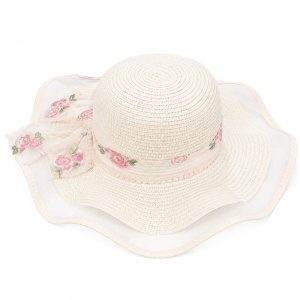 Palarie de vara dama crem cu funda florala eleganta si protectie UV pentru plaja