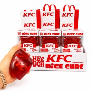 Jucărie Antistres NeeDoh Nice Cube Roșu – Cub Squishy Super Moale pentru Relaxare și Reducerea Stresului - Img 3