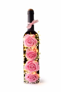 Sticla Decorativa cu 4 Trandafiri Roz si LED, Cadou Romantic Elegant, 31x7x9 cm