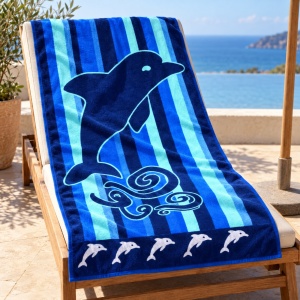 Prosop de Plajă cu Delfin, Design Albastru cu Dungi – pentru Plajă și Piscină - Img 5