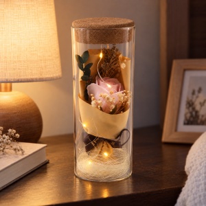 Trandafir roz de săpun în cupolă de sticlă cu lumini LED, buton ON/OFF, 25 cm - Img 3