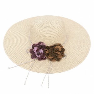 Palarie de Vara Bej pentru Femei cu Aplicatii Florale Elegante si Bor Larg