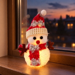 Om de zăpadă decorativ de Crăciun, pufos, cu LED pe baterii, 15x9 cm - Img 2