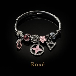 Bratara ROXE argintie cu charmuri elegante si cristale culori mixte - Img 2