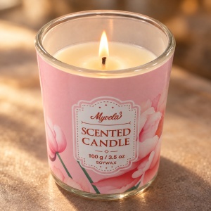 Lumânare parfumată de Crăciun, din soia, aromă florală, în recipient de sticlă roz, 100g - Img 5
