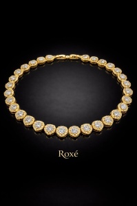 Colier ROXE auriu cu inimioare din cristale stralucitoare, design elegant, lungime 40 cm