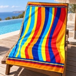 Prosop de Plajă Multicolor cu Dungi – Design Vesel de Vară - Img 4