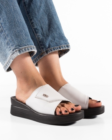 Papuci dama cu platforma Albi din Piele Ecologica Zulu