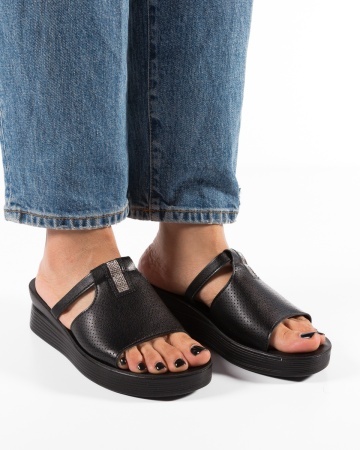 Papuci dama cu platforma Negri din Piele Ecologica Zug